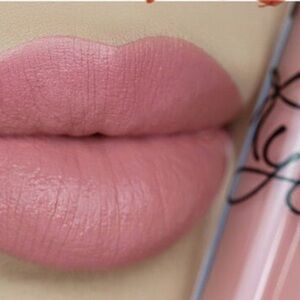 ⚡️💕Kylie Charm Lip Kit